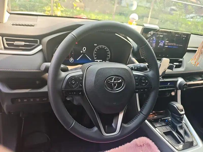 2024 RAV4 2.0L CVT 2WD Fashion Plus Edition — миниатюра 7
