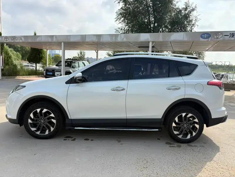 2018 RAV4 2.5L Automatic 4WD Elite i Edition — миниатюра 3
