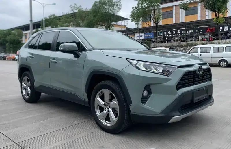2022 RAV4 2.0L CVT 2WD Fashion Plus Edition — миниатюра 3