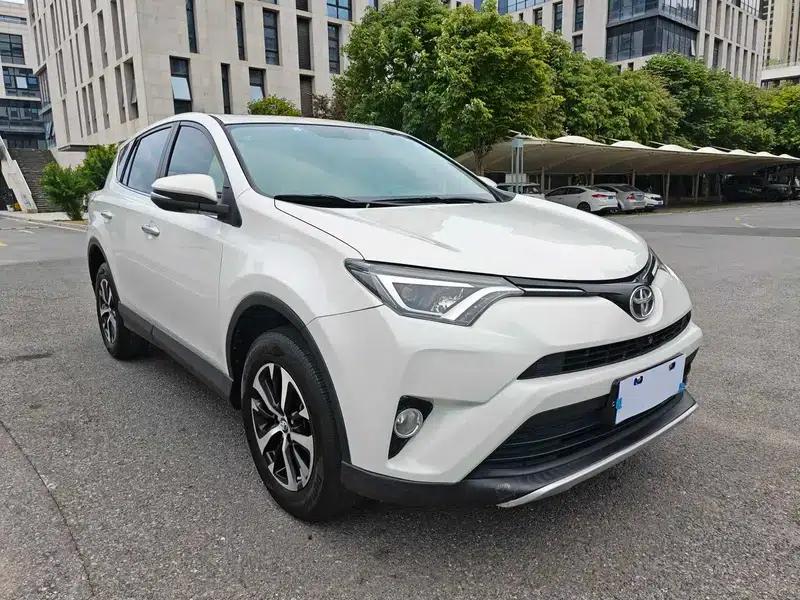 2016 RAV4 2.0L CVT 2WD Smart Edition — миниатюра 3