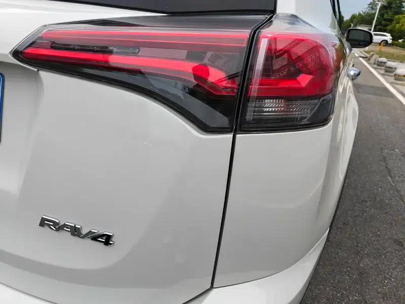 2016 RAV4 2.0L CVT 2WD Smart Edition — миниатюра 9
