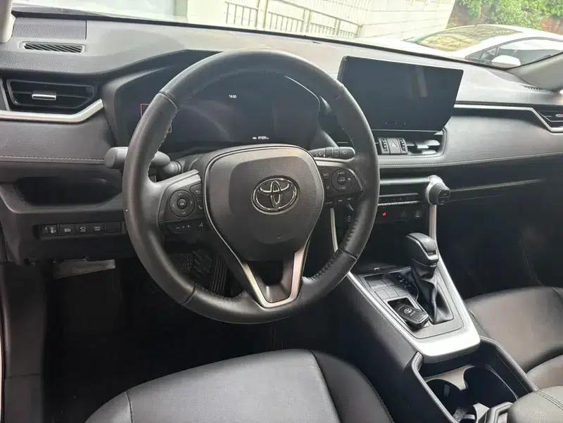 2023 RAV4 2.0L CVT 2WD Fashion Plus Edition — миниатюра 22