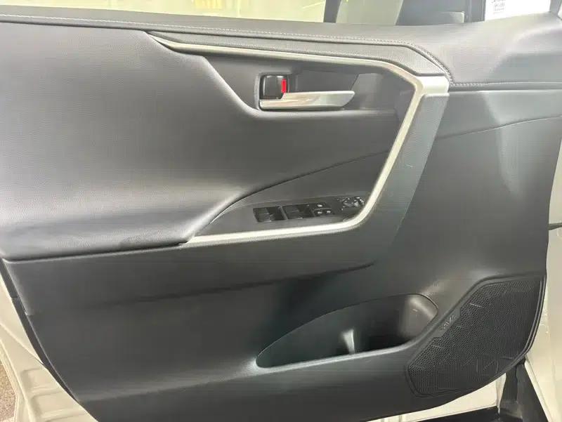 2023 RAV4 2.0L CVT 2WD Fashion Plus Edition — миниатюра 9