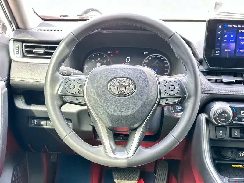 2023 RAV4 2.0L CVT 2WD 20th Anniversary Platinum Edition — миниатюра 15