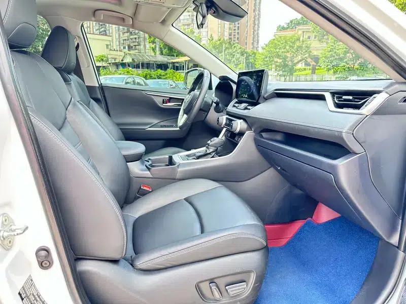 2023 RAV4 2.0L CVT 2WD 20th Anniversary Platinum Edition — миниатюра 20