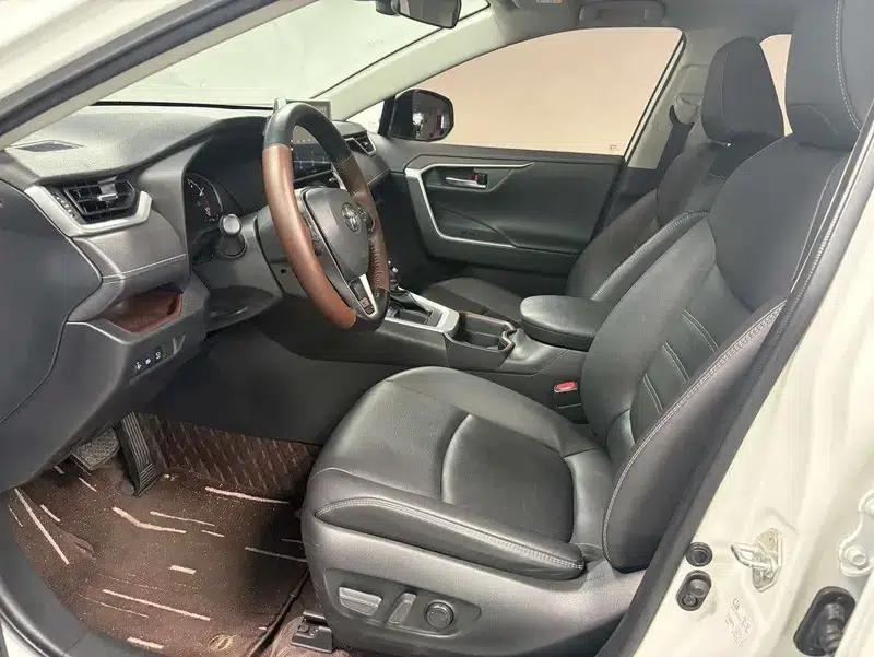 2022 Toyota RAV4 2.0L CVT 2WD Premium Edition — миниатюра 13