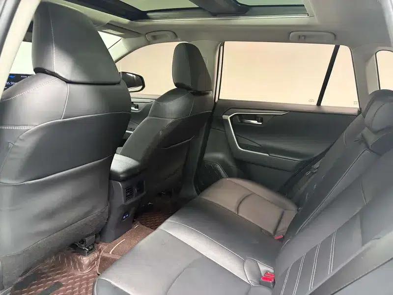 2022 Toyota RAV4 2.0L CVT 2WD Premium Edition — миниатюра 14