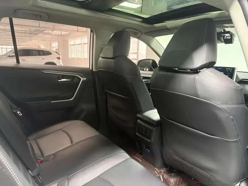 2022 Toyota RAV4 2.0L CVT 2WD Premium Edition — миниатюра 17