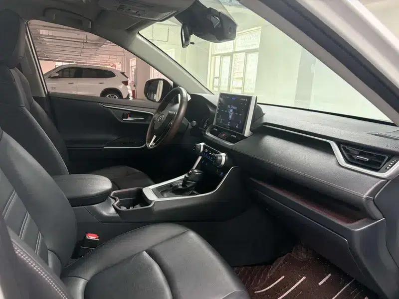 2022 Toyota RAV4 2.0L CVT 2WD Premium Edition — миниатюра 18