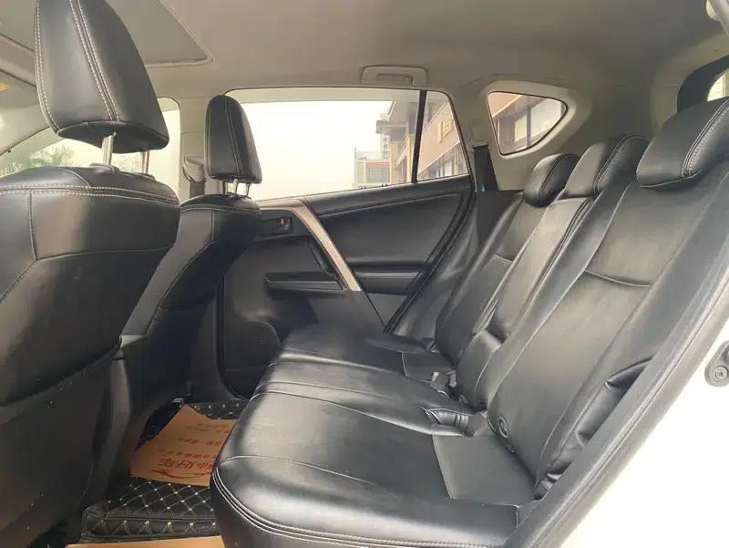 2015 RAV4 2.0L CVT 2WD Fashion Edition — миниатюра 13