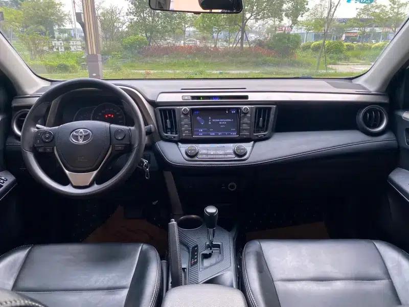 2015 RAV4 2.0L CVT 2WD Fashion Edition — миниатюра 9