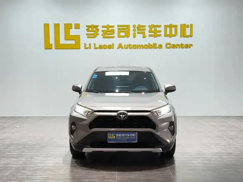 RAV4 2021 2.0L CVT 2WD Fashion Edition — миниатюра 2