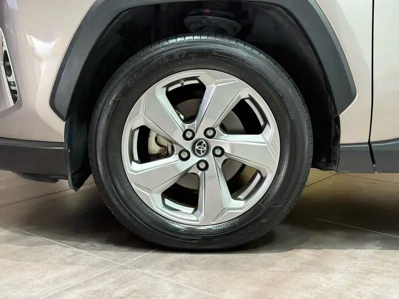 RAV4 2021 2.0L CVT 2WD Fashion Edition — миниатюра 12