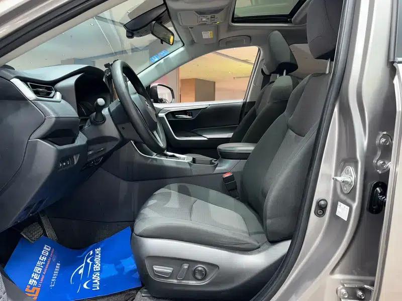 RAV4 2021 2.0L CVT 2WD Fashion Edition — миниатюра 22