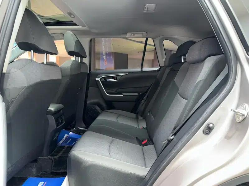 RAV4 2021 2.0L CVT 2WD Fashion Edition — миниатюра 25