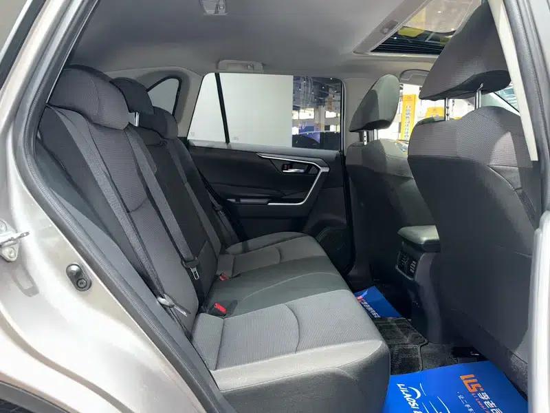 RAV4 2021 2.0L CVT 2WD Fashion Edition — миниатюра 29