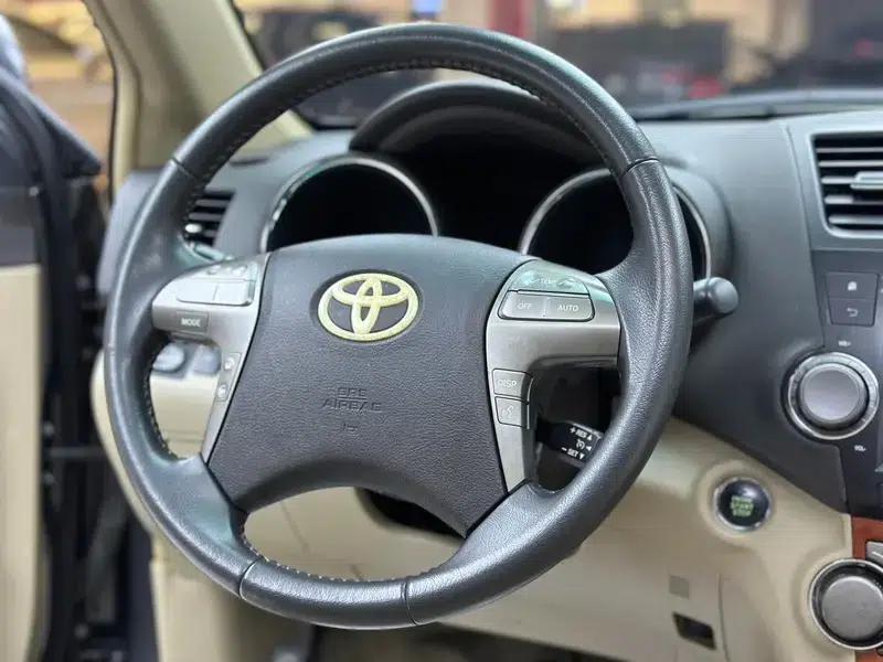 Highlander 2009 3.5L AWD 7-Seater Supreme Edition — миниатюра 20