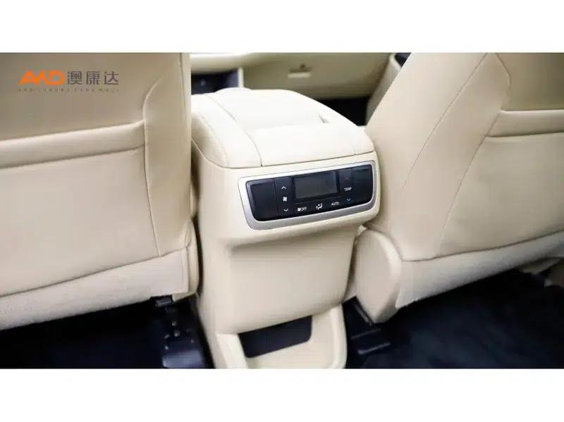 2015 Highlander 2.0T AWD Luxury 7-seater — миниатюра 5