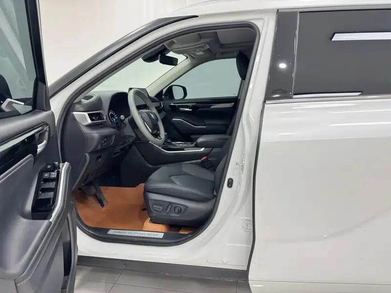 2022 Toyota Highlander Hybrid 2.5L AWD Premium 7-Seater — миниатюра 17