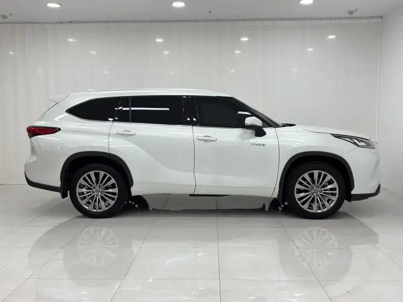 2022 Toyota Highlander Hybrid 2.5L AWD Premium 7-Seater — миниатюра 8