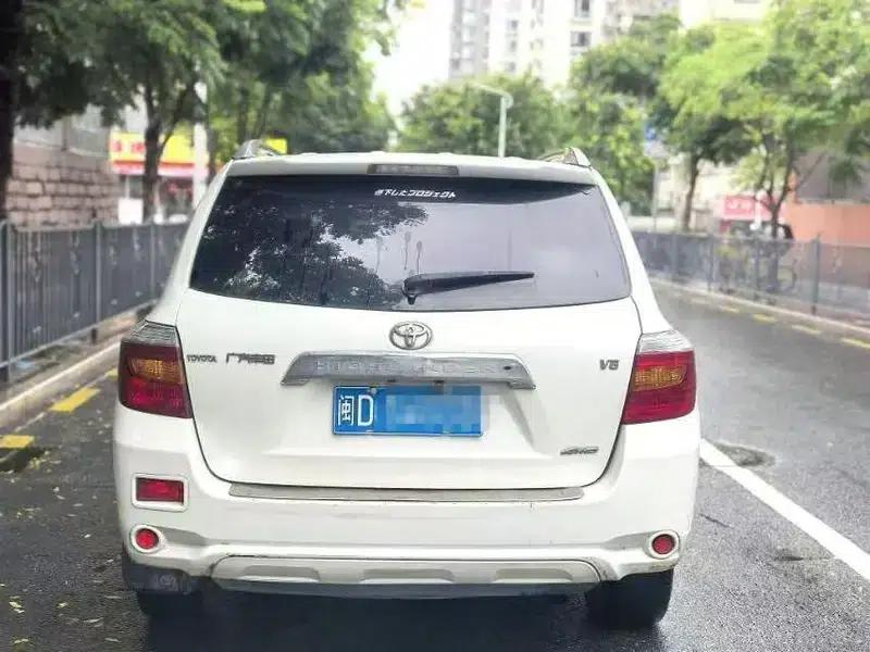 2011 Highlander 2.7L 2WD 7-seater Luxury Edition — миниатюра 5
