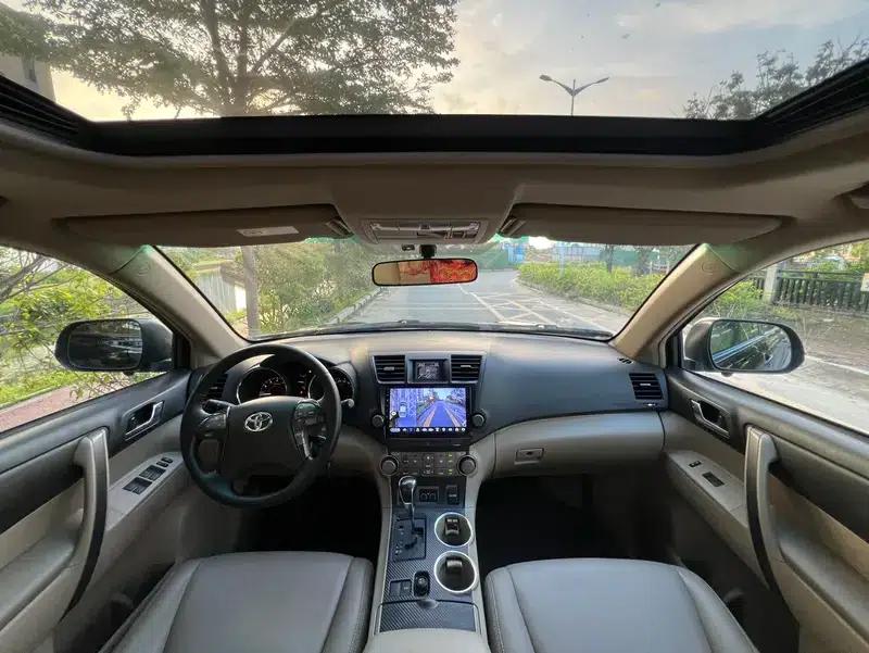 Highlander 2009 2.7L 2WD 7-seater Luxury Navigation Edition — миниатюра 7