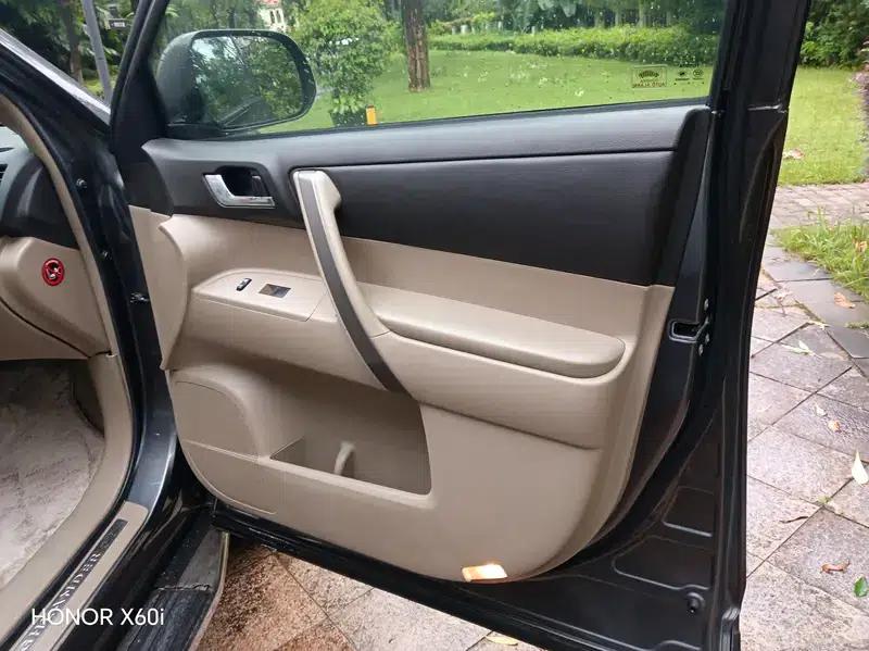 Highlander 2009 2.7L 2WD 7-seater Luxury Edition — миниатюра 15