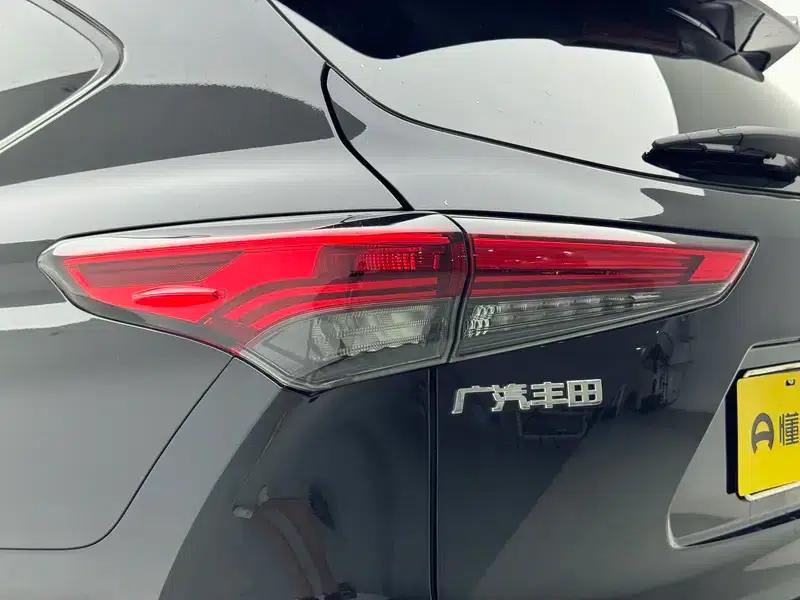 2022 Toyota Highlander Hybrid 2.5L AWD Supreme Edition 7-Seater — миниатюра 13