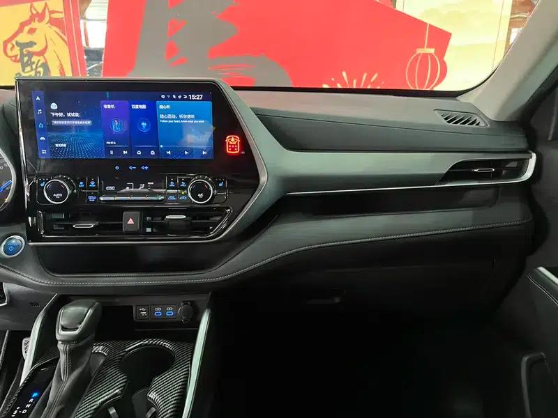 2022 Toyota Highlander Hybrid 2.5L AWD Premium 7-Seater — миниатюра 8