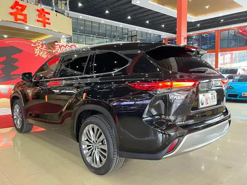 2022 Toyota Highlander Hybrid 2.5L AWD Premium 7-Seater — миниатюра 4