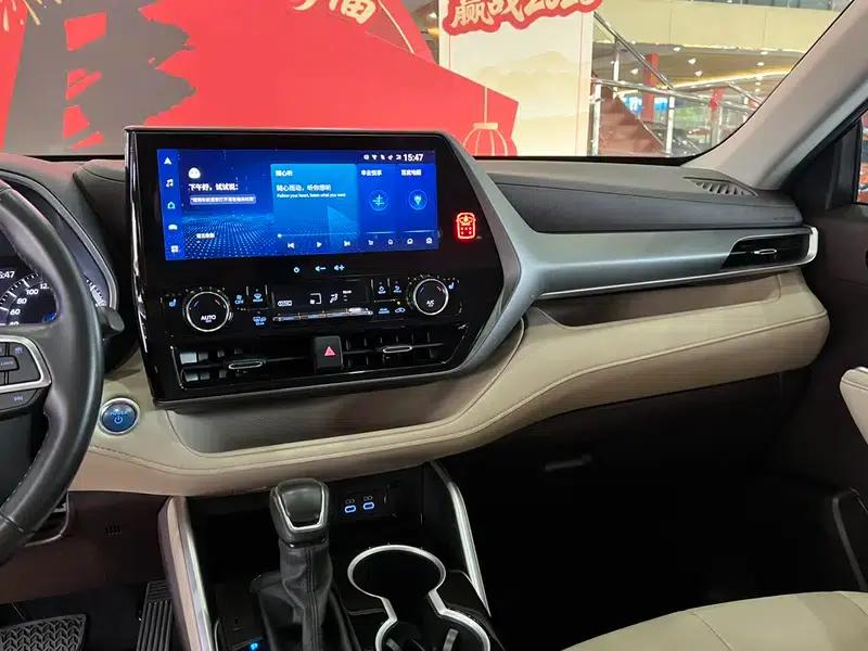 2022 Toyota Highlander Hybrid 2.5L AWD Premium 7-Seater — миниатюра 7