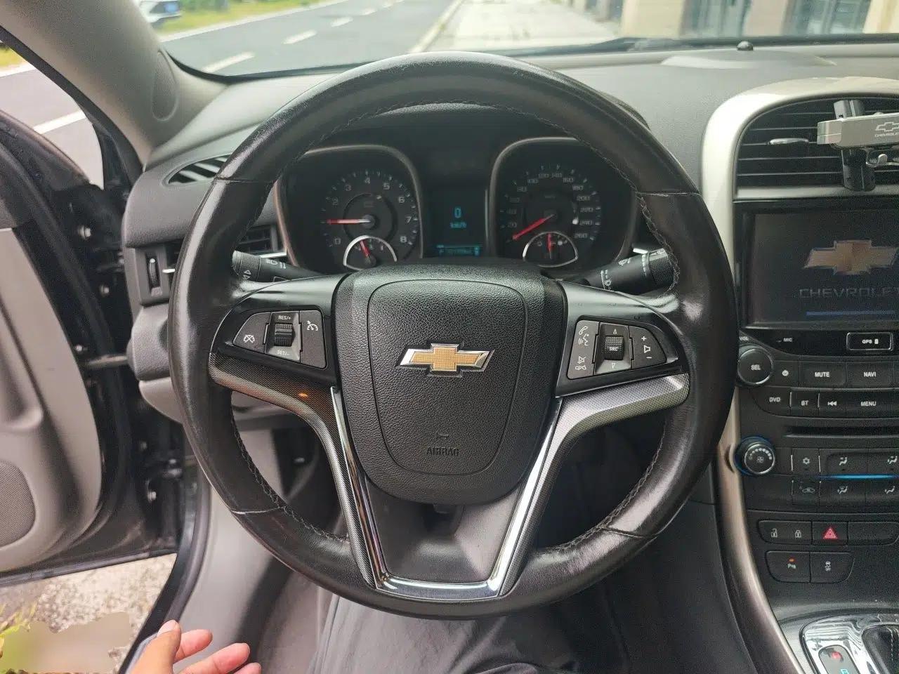 Chevrolet Malibu 2013 2.0L Automatic Luxury Edition — миниатюра 10