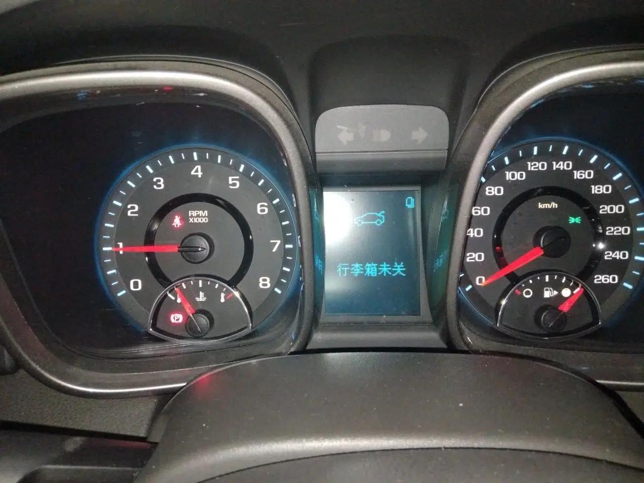 Chevrolet Malibu 2014 2.0L Automatic Comfort Edition — миниатюра 11