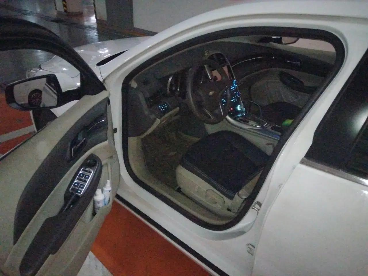 Chevrolet Malibu 2014 2.0L Automatic Comfort Edition — миниатюра 16