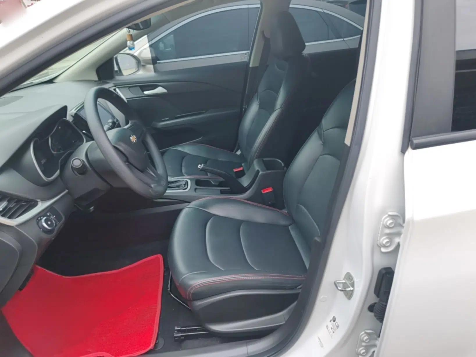 Chevrolet Cavalier 2016 1.5L Automatic Enjoyment Edition — миниатюра 17