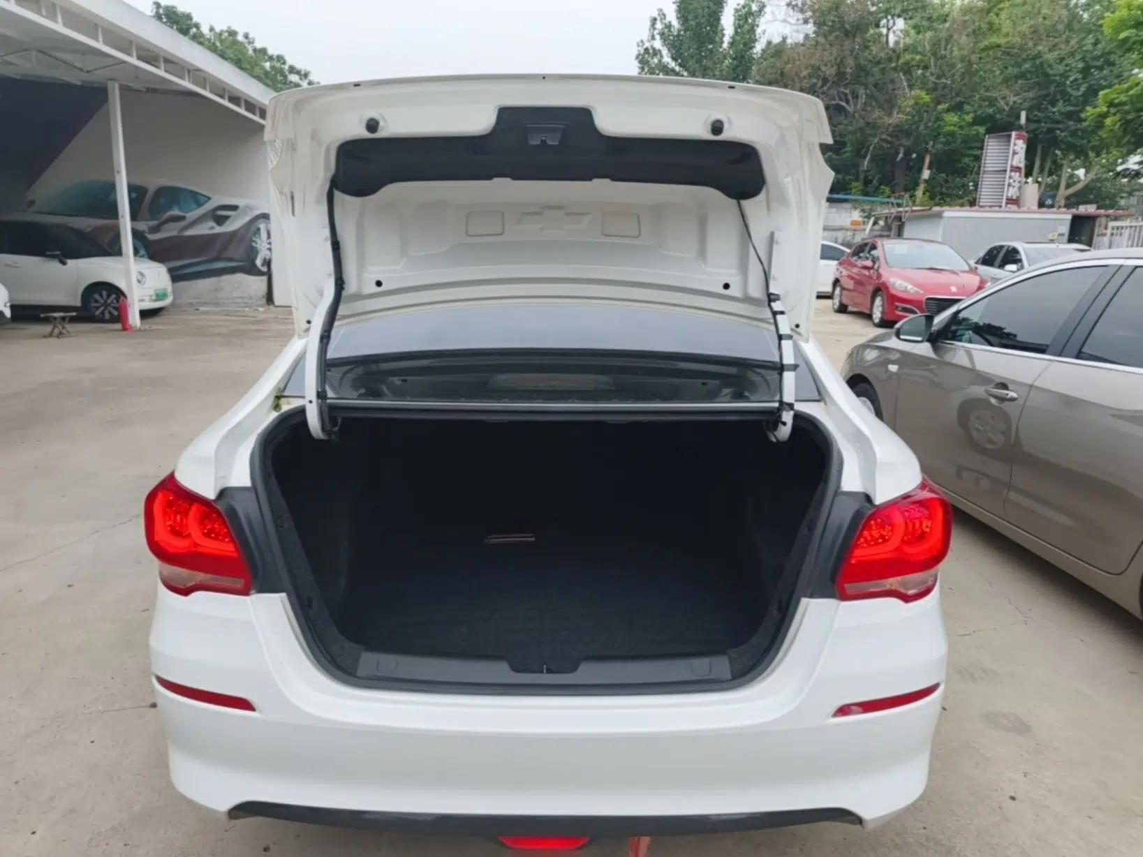 Chevrolet Cavalier 2016 1.5L Automatic Enjoyment Edition — миниатюра 22