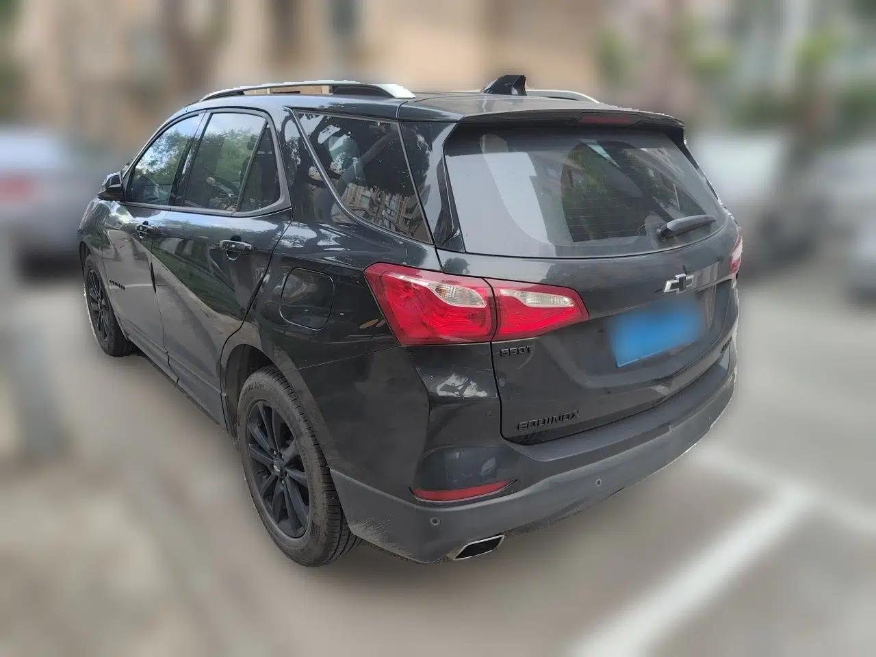 Chevrolet Equinox 2018 RS 550T Automatic All-Wheel-Drive Boundary Edition — миниатюра 4