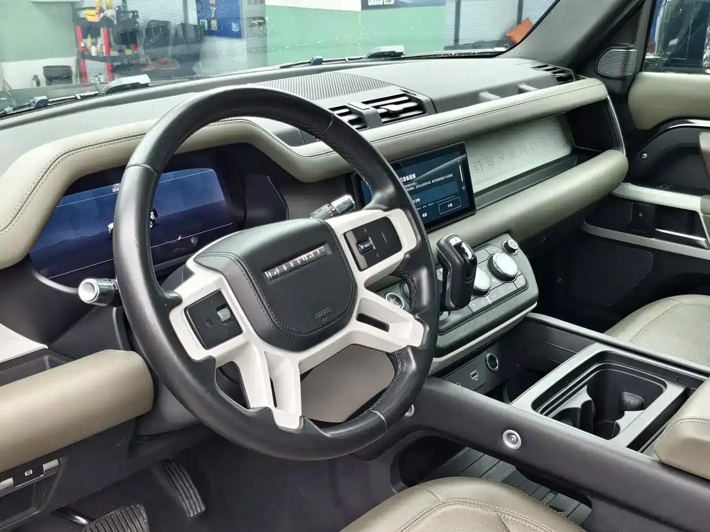 2021 Land Rover Defender 110 P400 Dark Edition — миниатюра 8