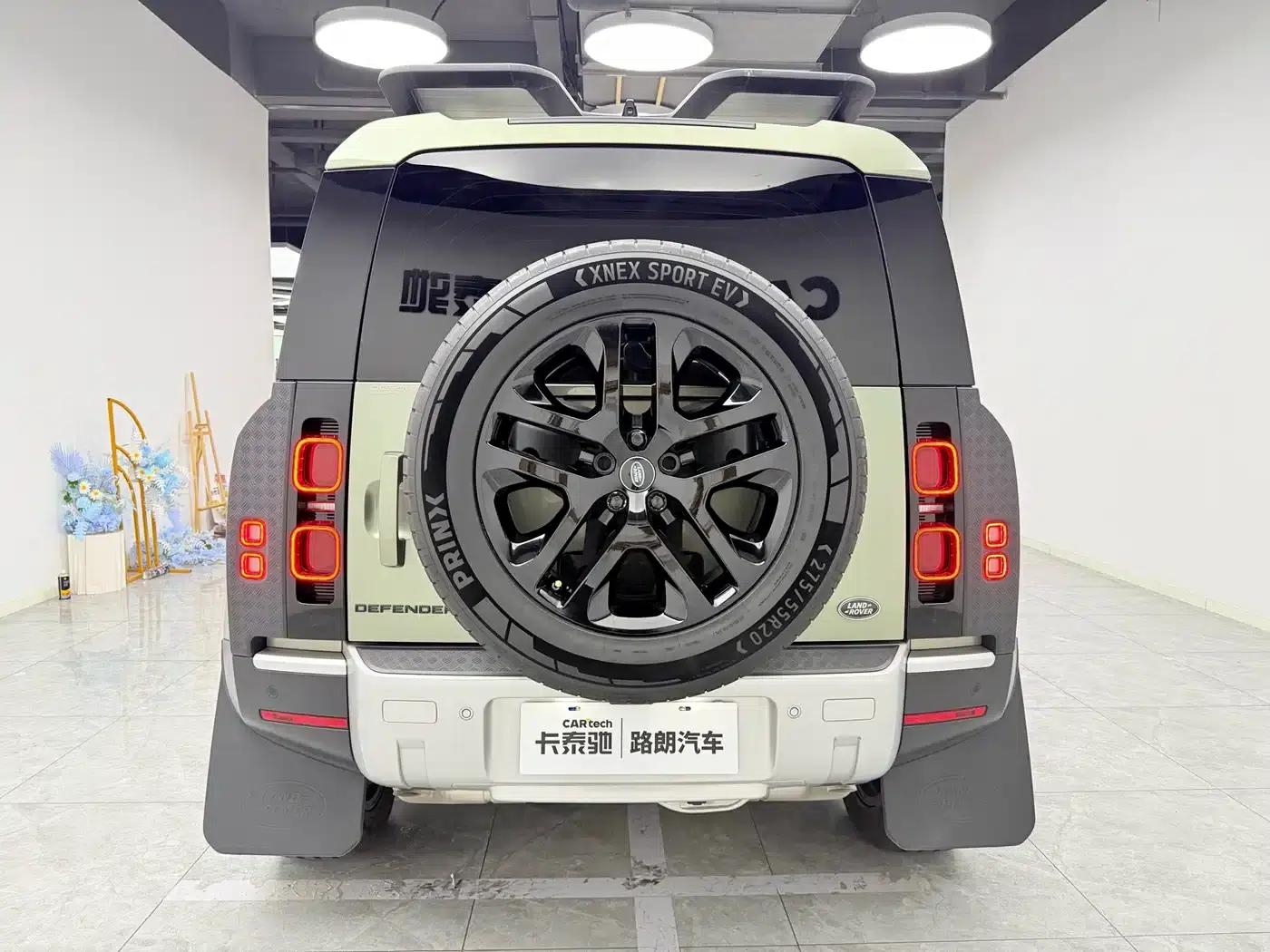 2021 Land Rover Defender 110 P400 Dark Edition — миниатюра 5