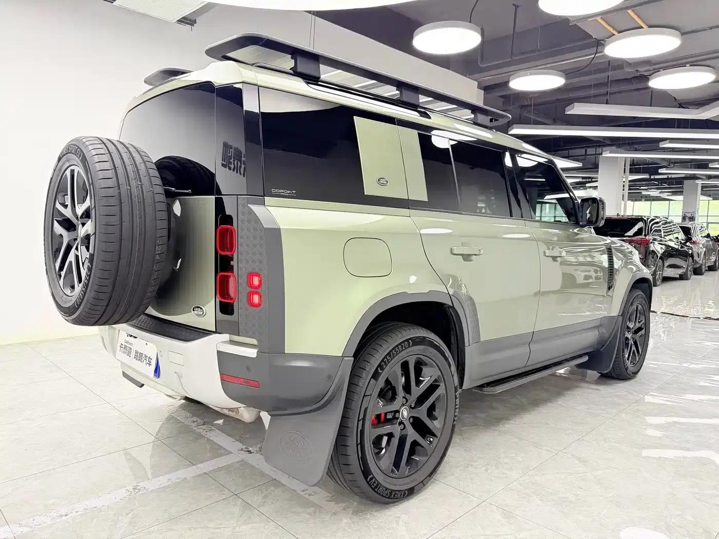 2021 Land Rover Defender 110 P400 Dark Edition — миниатюра 6