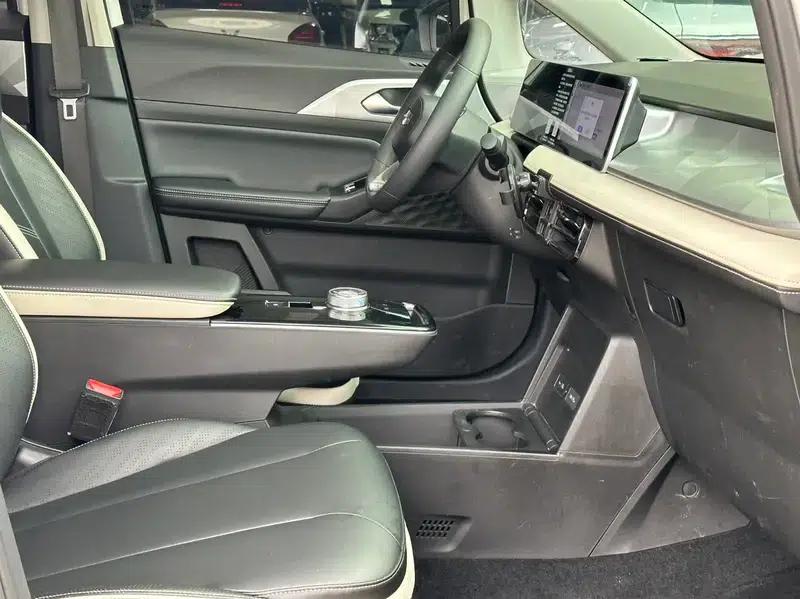 Geely Geometry E Firefly 2023 Model 401KM Lightning Tiger — миниатюра 6