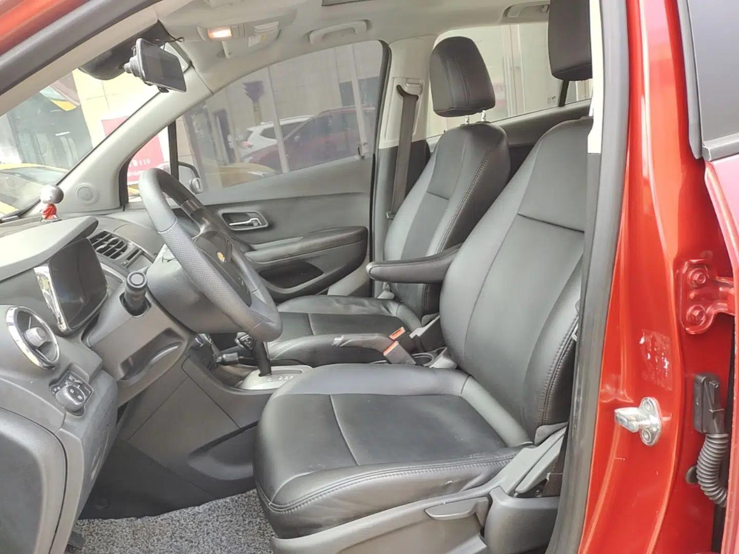 Chevrolet Trax 2016 1.4T Automatic Two-Wheel Drive Comfort Version with Sunroof — миниатюра 17