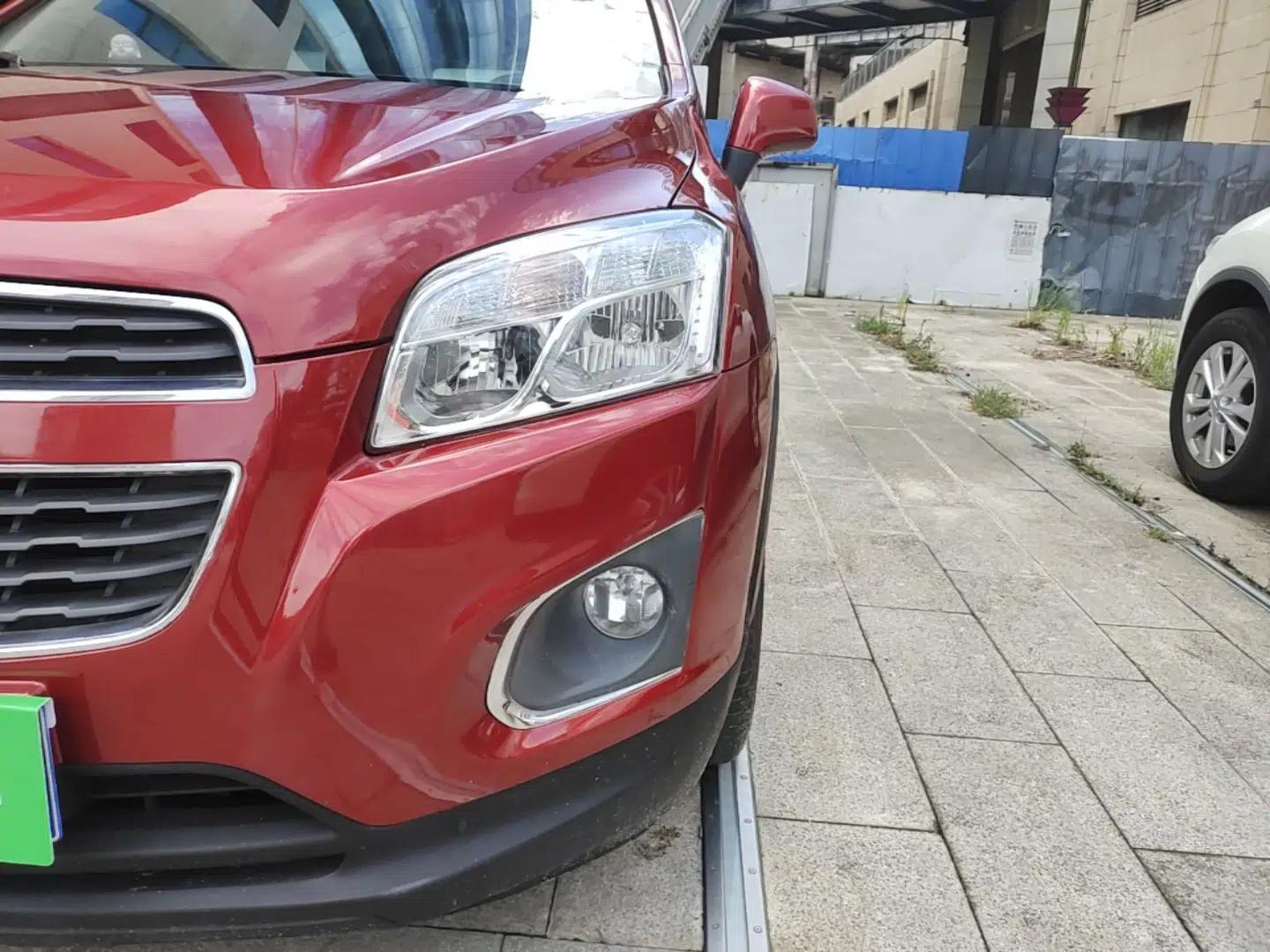 Chevrolet Trax 2016 1.4T Automatic Two-Wheel Drive Comfort Version with Sunroof — миниатюра 8