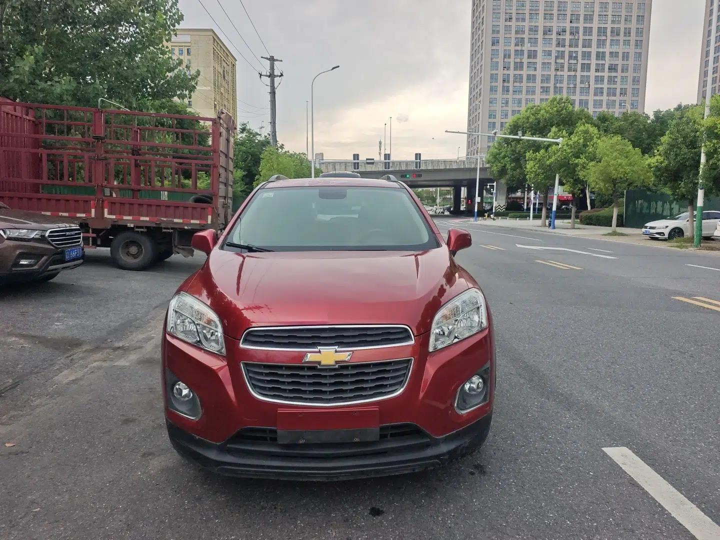 Chevrolet Trax 2016 1.4T Manual Two-Wheel Drive Comfort Version with Sunroof — миниатюра 2