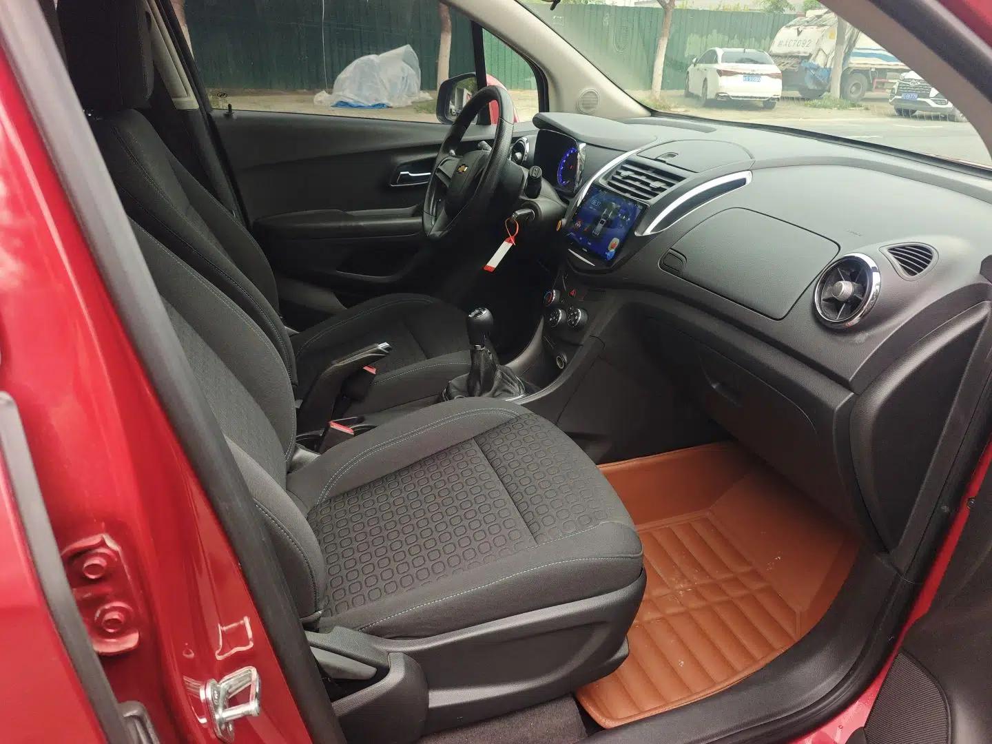 Chevrolet Trax 2016 1.4T Manual Two-Wheel Drive Comfort Version with Sunroof — миниатюра 17