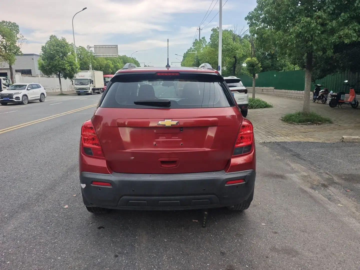Chevrolet Trax 2016 1.4T Manual Two-Wheel Drive Comfort Version with Sunroof — миниатюра 3