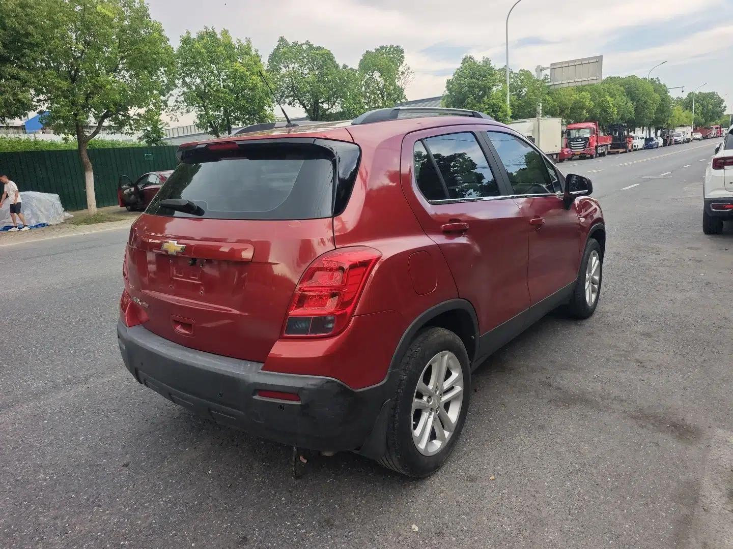 Chevrolet Trax 2016 1.4T Manual Two-Wheel Drive Comfort Version with Sunroof — миниатюра 4