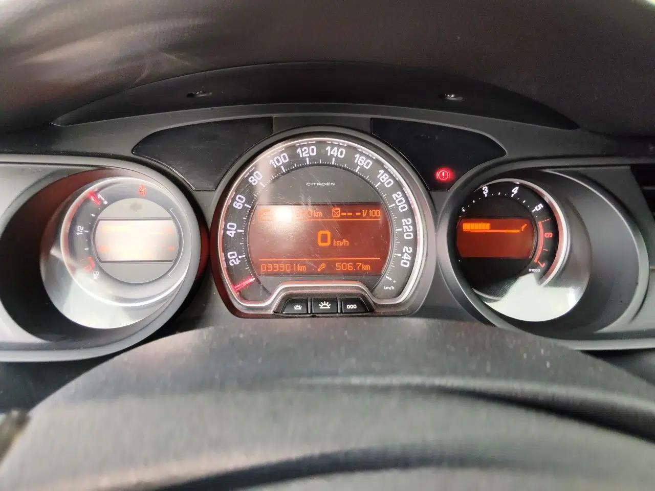 Citroen C5 2012 2.0L Manual Comfort Version — миниатюра 11