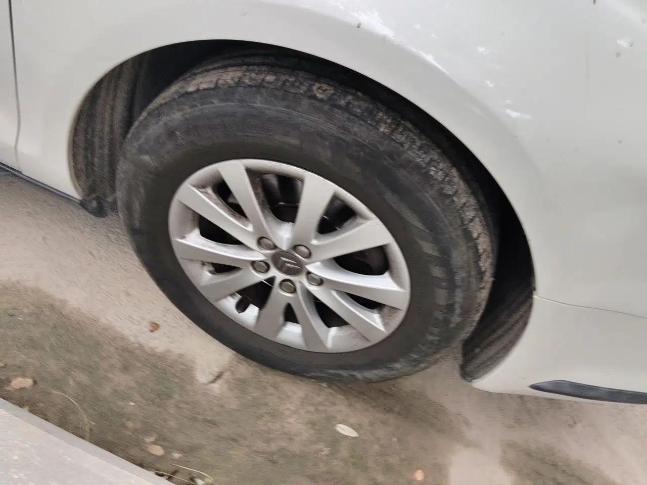 Citroen C5 2012 2.0L Manual Comfort Version — миниатюра 8