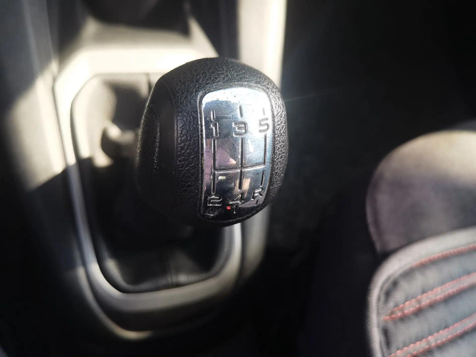 Citroen Elysee 2014 1.6L Manual Fashion Edition — миниатюра 14